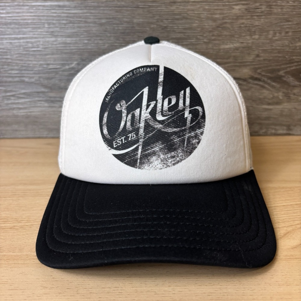 Oakley Hat Cap Snapback White Black Trucker Outdoors Adjustable
